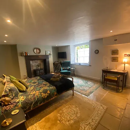 Clifton Georgian Townhouse, Downstairs Ensuite & Light Plant Based Breakfast Bristol