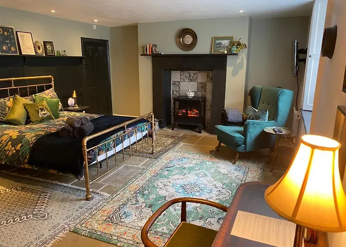 Clifton Georgian Townhouse, Downstairs Ensuite & Light Plant Based Breakfast * Bristol