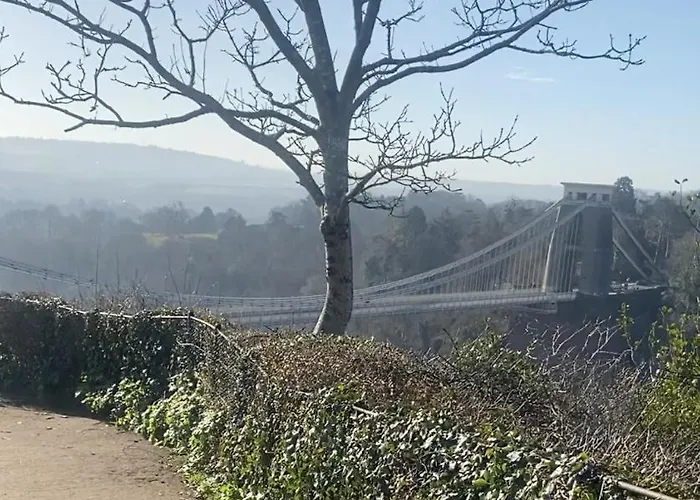 Clifton Georgian Townhouse, Downstairs Ensuite & Light Plant Based Breakfast Apartment