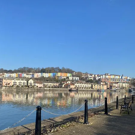 Clifton Georgian Townhouse, Downstairs Ensuite & Light Plant Based Breakfast Бристоль