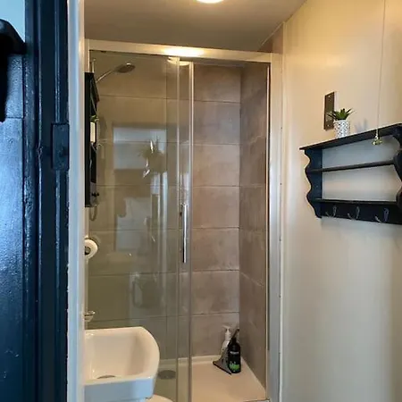 Clifton Georgian Townhouse, Downstairs Ensuite & Light Plant Based Breakfast * Bristol
