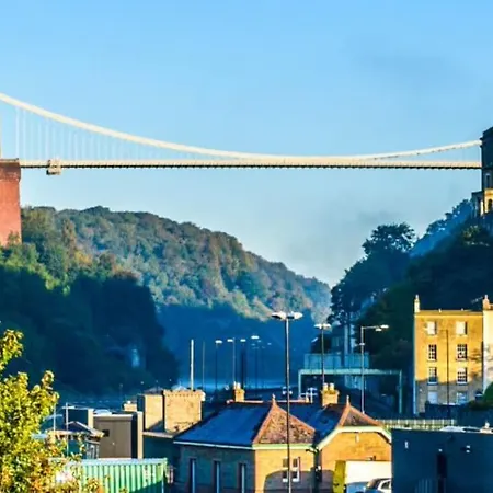 Clifton Georgian Townhouse, Downstairs Ensuite & Light Plant Based Breakfast Bristol